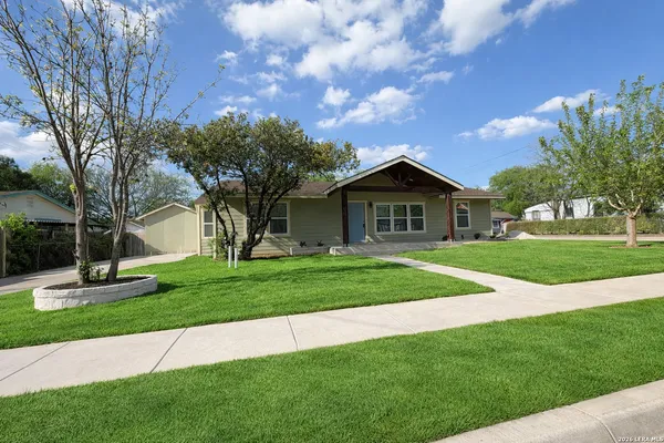 $599,000 | 703 West Rosewood Avenue, San Antonio, TX 78212