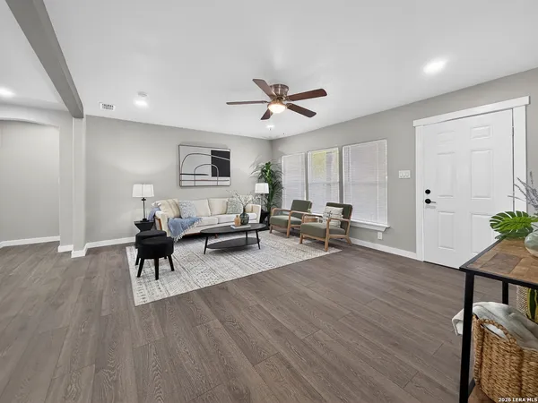 $599,000 | 703 West Rosewood Avenue, San Antonio, TX 78212