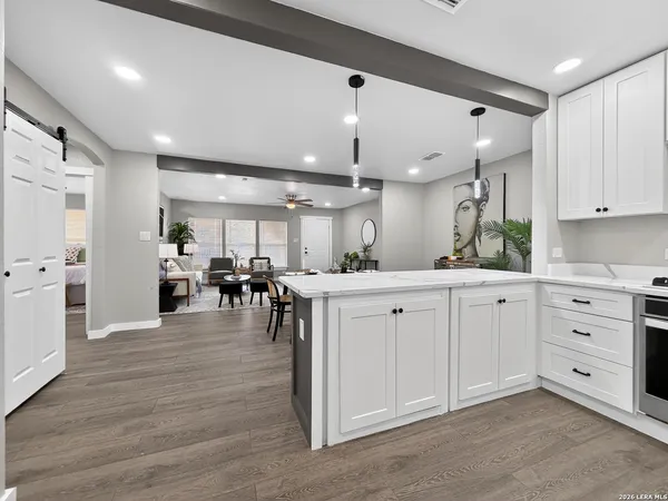 $599,000 | 703 West Rosewood Avenue, San Antonio, TX 78212