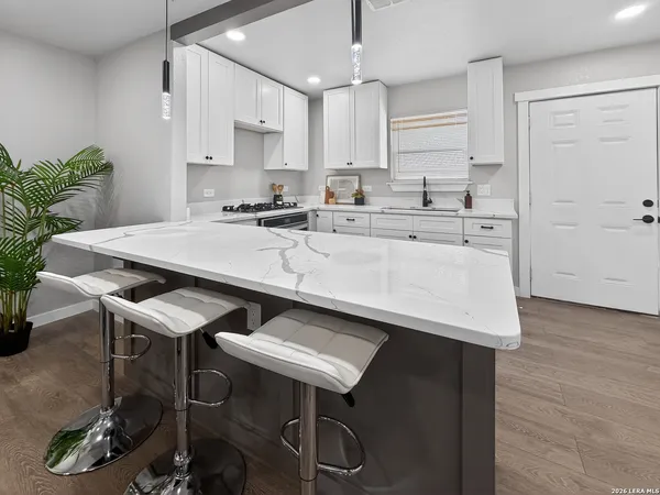 $599,000 | 703 West Rosewood Avenue, San Antonio, TX 78212