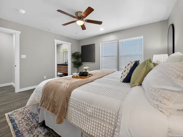 $599,000 | 703 West Rosewood Avenue, San Antonio, TX 78212