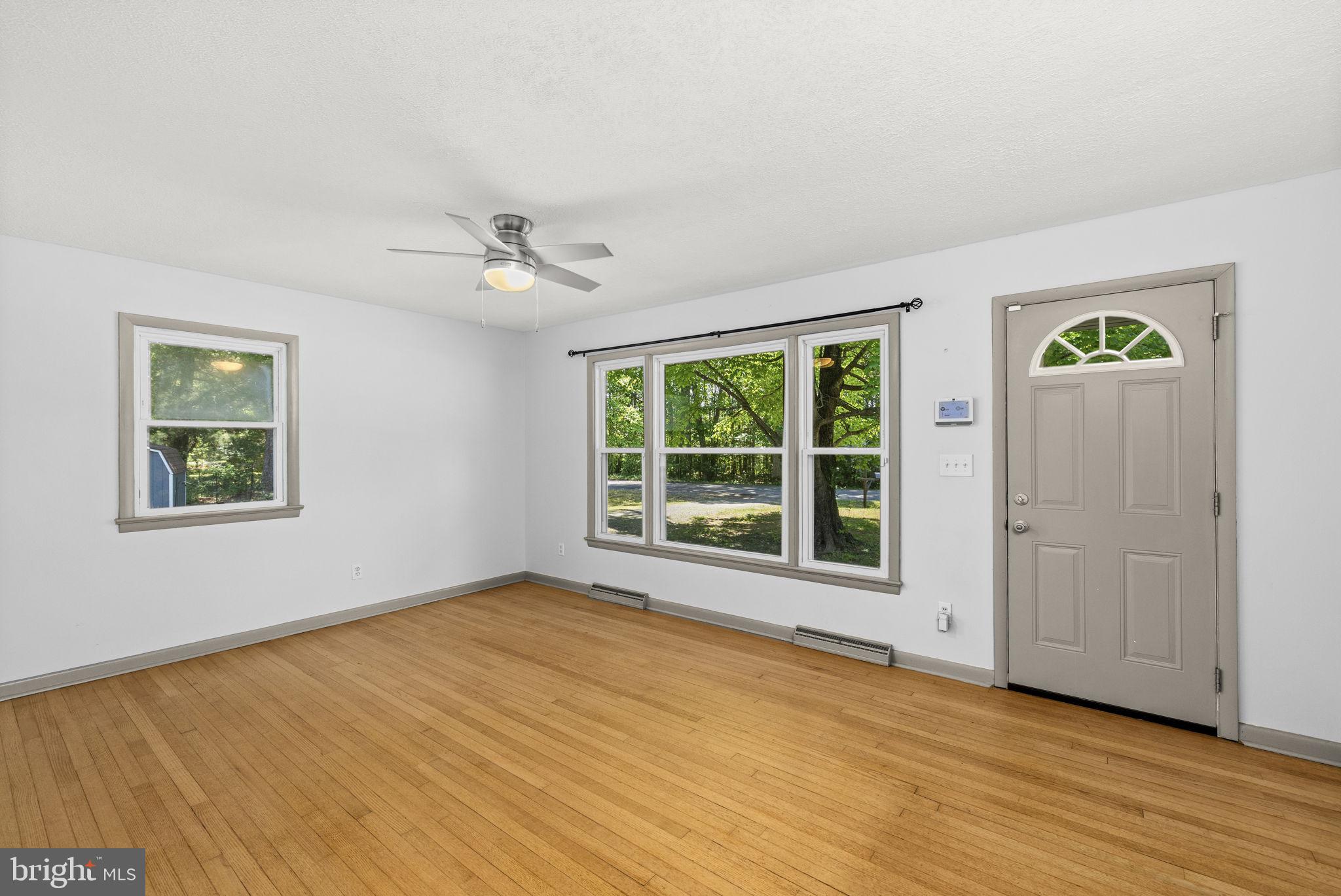 17195 Oakshade Road Orange, VA 22960 - Photo 5 of 31 Bright and airy living space awaits.