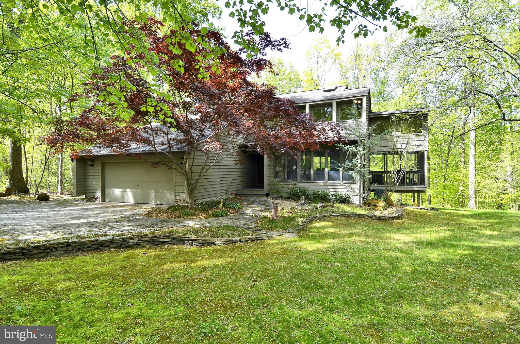 Welcome to 1712 Woodlore Drive