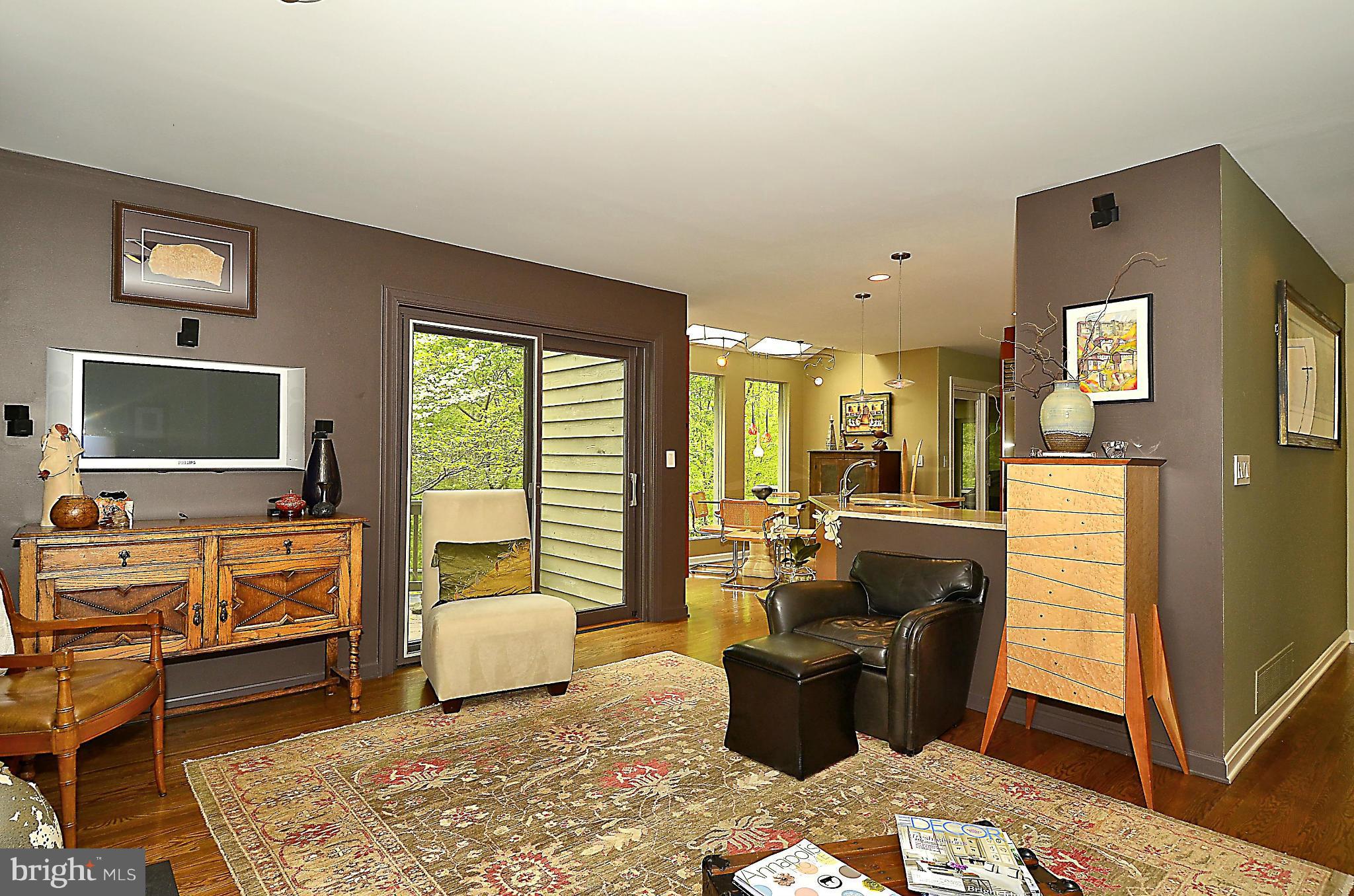 1712 Woodlore Road Annapolis, MD 21401 - Photo 11 of 30 View of Den looking into Kitchen