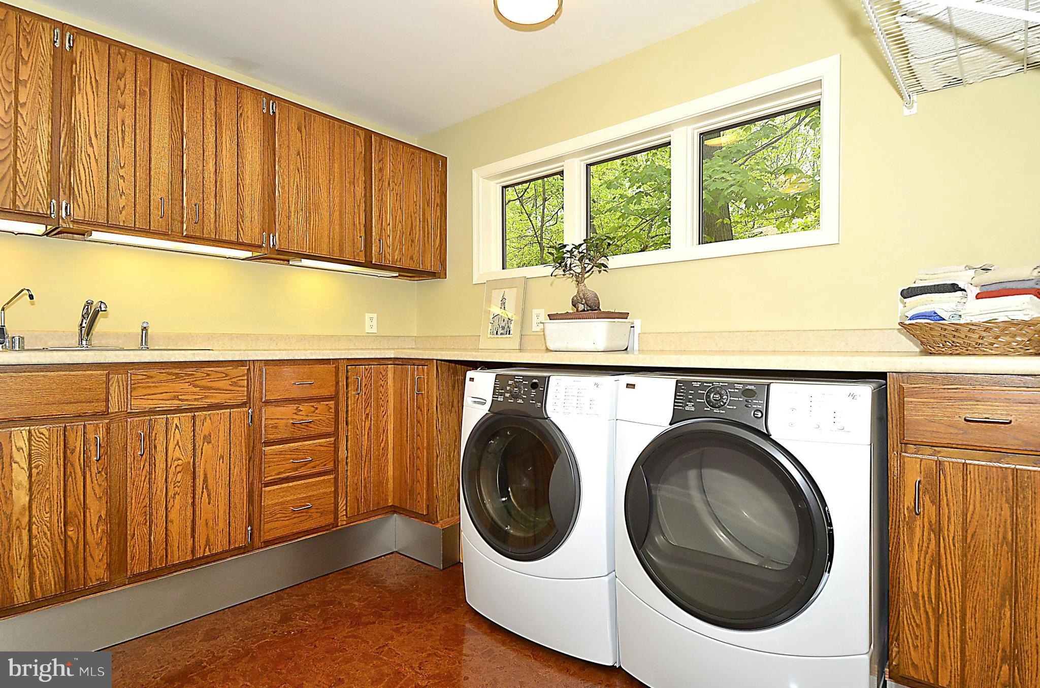 1712 Woodlore Road Annapolis, MD 21401 - Photo 14 of 30 Laundry Room