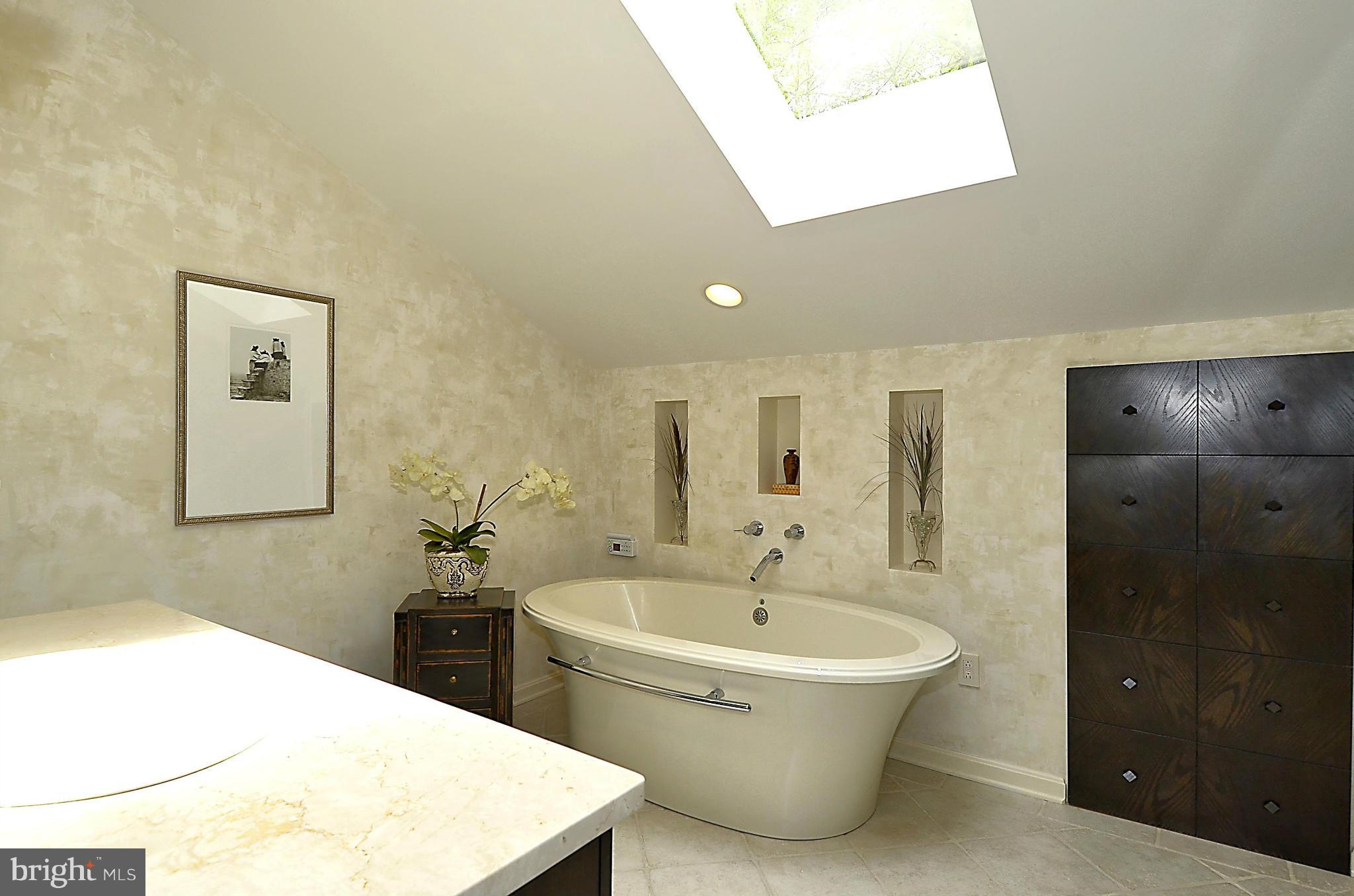 1712 Woodlore Road Annapolis, MD 21401 - Photo 18 of 30 Master Bath