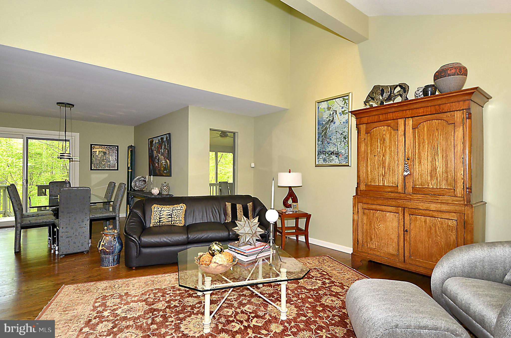 1712 Woodlore Road Annapolis, MD 21401 - Photo 9 of 30 Living Room