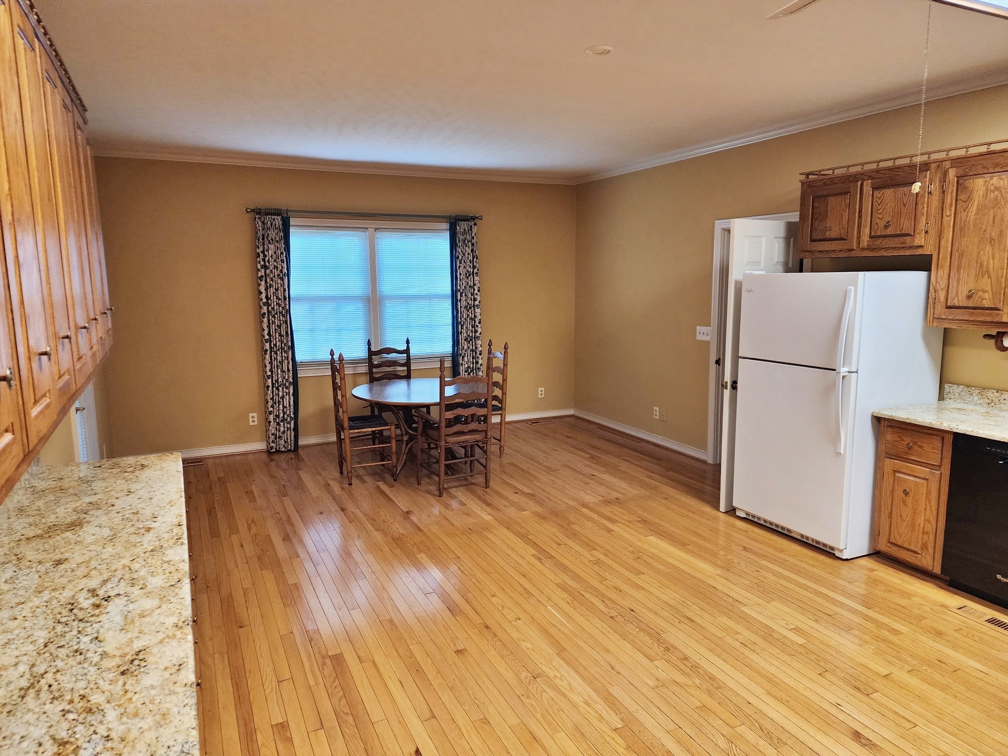 407 Tivoli Trail Springfield, TN 37172 - Photo 11 of 21 a workspace with furniture hardwood and a window