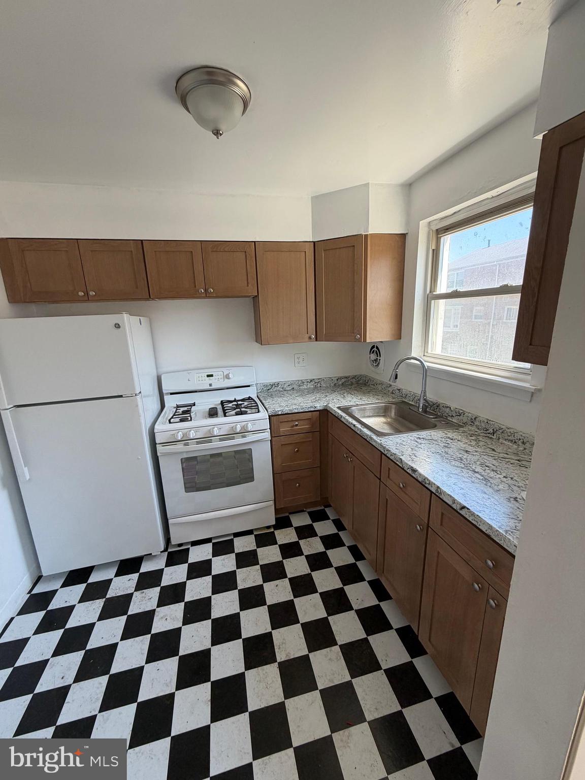 1831 Addison Road South District Heights, MD 20747 - Photo 18 of 42 Kitchen