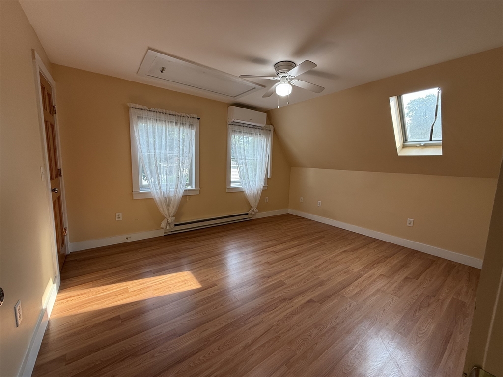 11 Amherst Street Worcester, MA 01602 - Photo 17 of 30