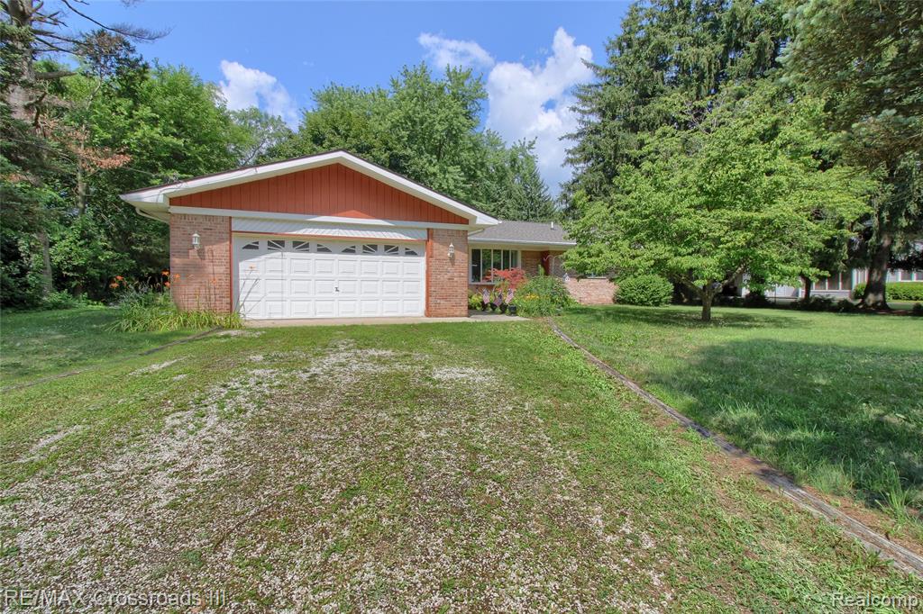 13702 Lenmoore Road Belleville, MI 48111 - Photo 2 of 31