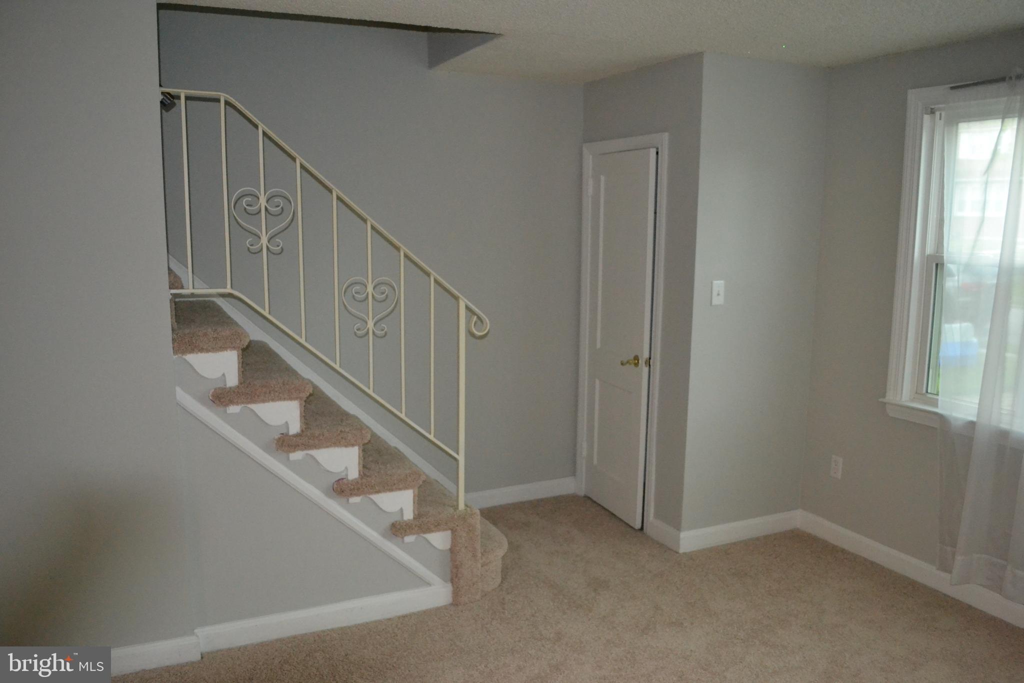 562 Michell Street Ridley Park, PA 19078 - Photo 14 of 47 Living Room