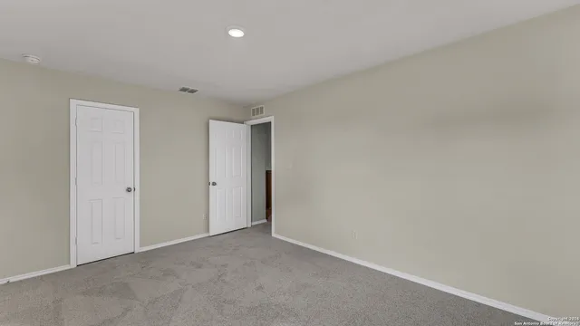 $2,100 | 812 Beacon Heights, Seguin, TX 78155