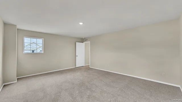 $2,100 | 812 Beacon Heights, Seguin, TX 78155