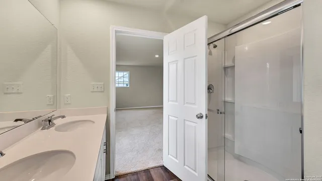 $2,100 | 812 Beacon Heights, Seguin, TX 78155