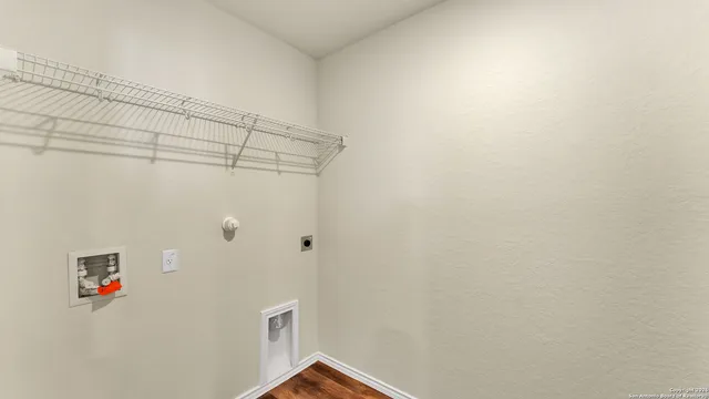 $2,100 | 812 Beacon Heights, Seguin, TX 78155