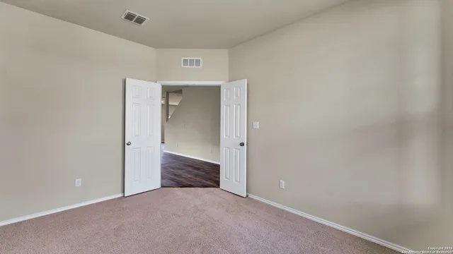 $2,100 | 812 Beacon Heights, Seguin, TX 78155