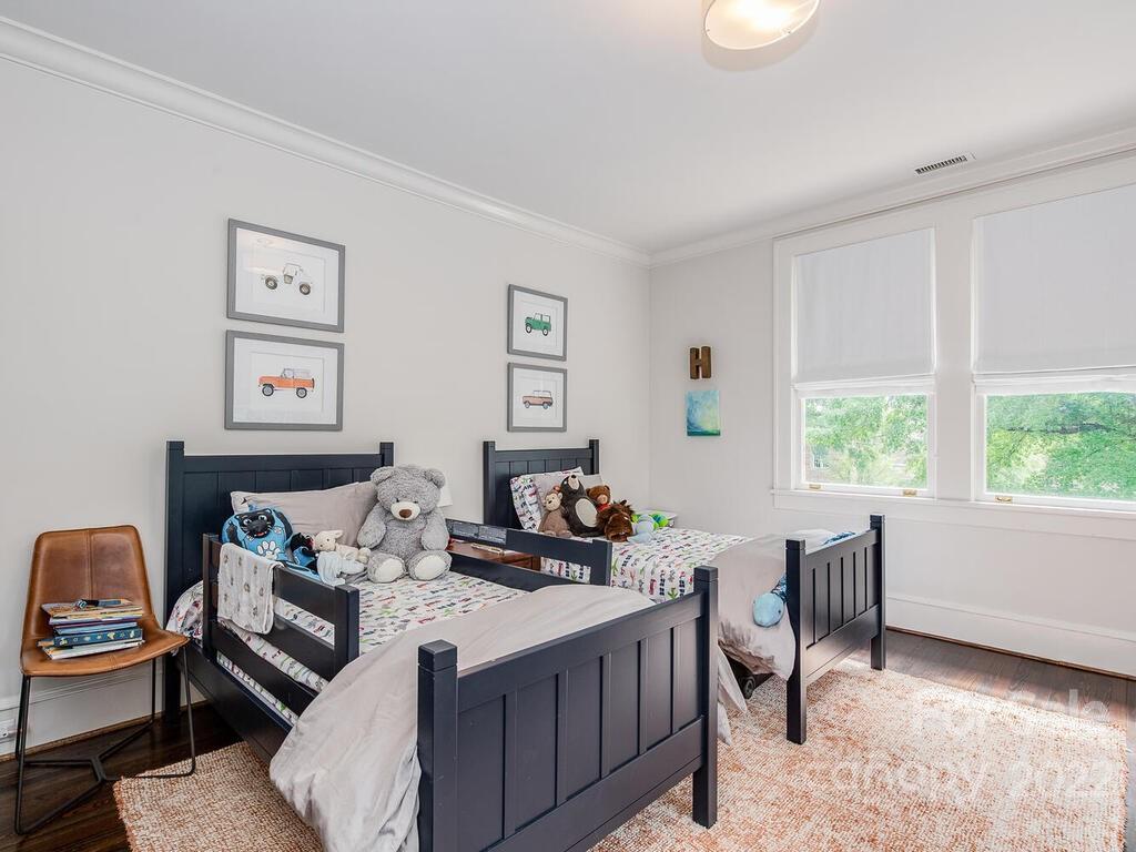 1210 Dilworth Road Charlotte, NC 28203 - Photo 24 of 39 a living room with furniture and a window