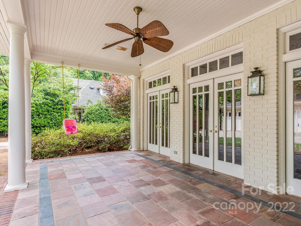 1210 Dilworth Road Charlotte, NC 28203 - Photo 34 of 39 a view of a interior of the house