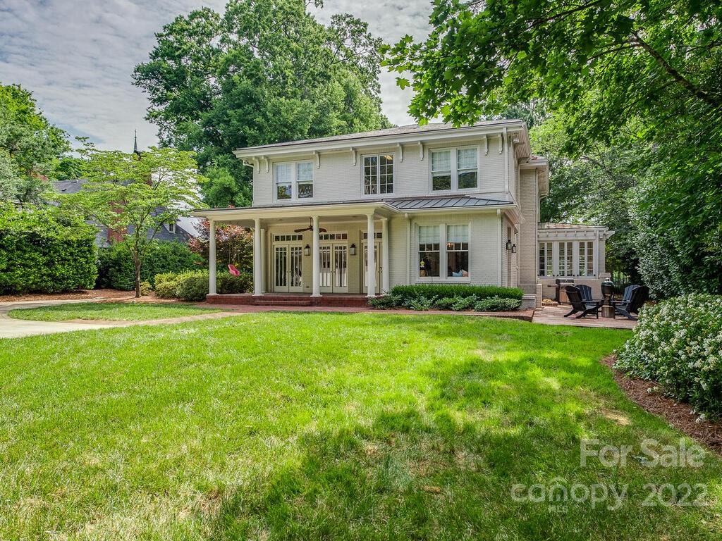 1210 Dilworth Road Charlotte, NC 28203 - Photo 37 of 39 a front view of house with yard and green space