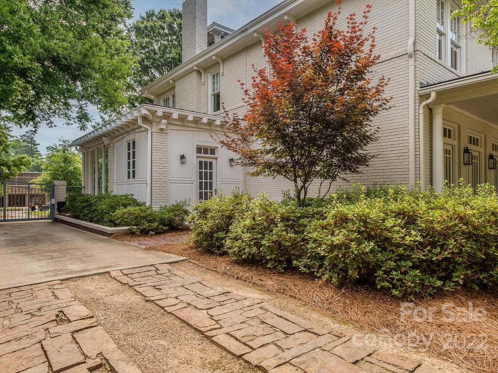 1210 Dilworth Road Charlotte, NC 28203 - Photo 39 of 39 a front view of a house with garden
