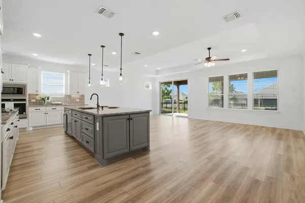 $469,900 | 9727 Rockwell Drive, Willis, TX 77318