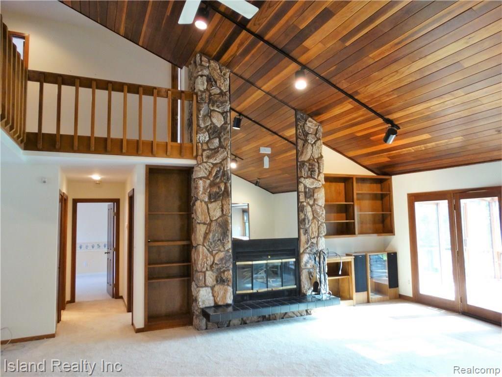 22673 Meridian Road Grosse Ile, MI 48138 - Photo 9 of 48