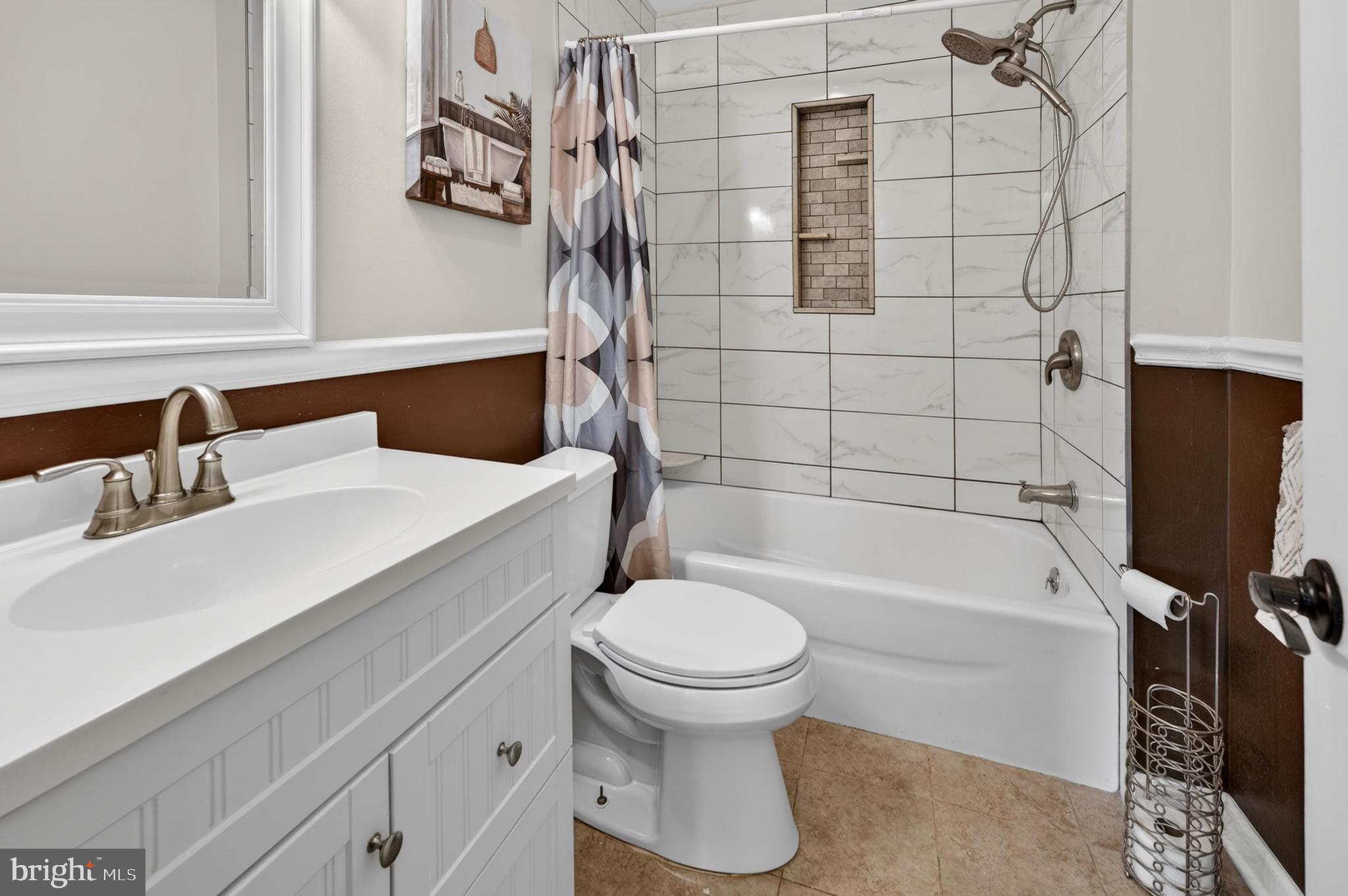 306 Anna Avenue Maple Shade, NJ 08052 - Photo 11 of 31 Updated full bath located on first level