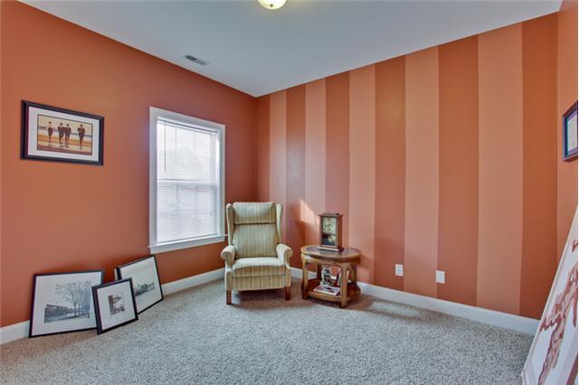 820 Renaissance Avenue Murfreesboro, TN 37129 - Photo 17 of 19 Bedrooms 3 features decorator paint touches and new carpeting, as well.