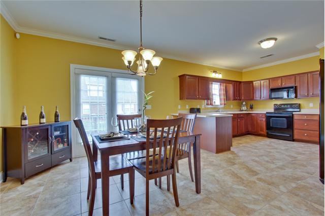 820 Renaissance Avenue Murfreesboro, TN 37129 - Photo 9 of 19 Wow -- the amount of cabinets and counterspace in this kitchen is truly amazing!