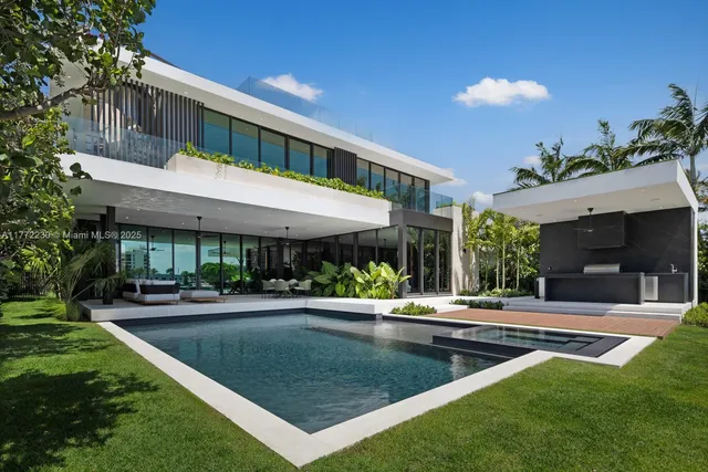 $25,900,000 | 5515 Pine Tree Drive, Miami Beach, FL 33140