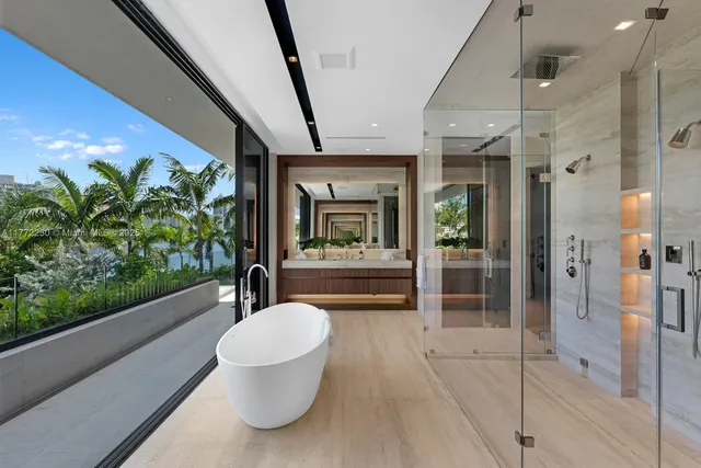 $25,900,000 | 5515 Pine Tree Drive, Miami Beach, FL 33140