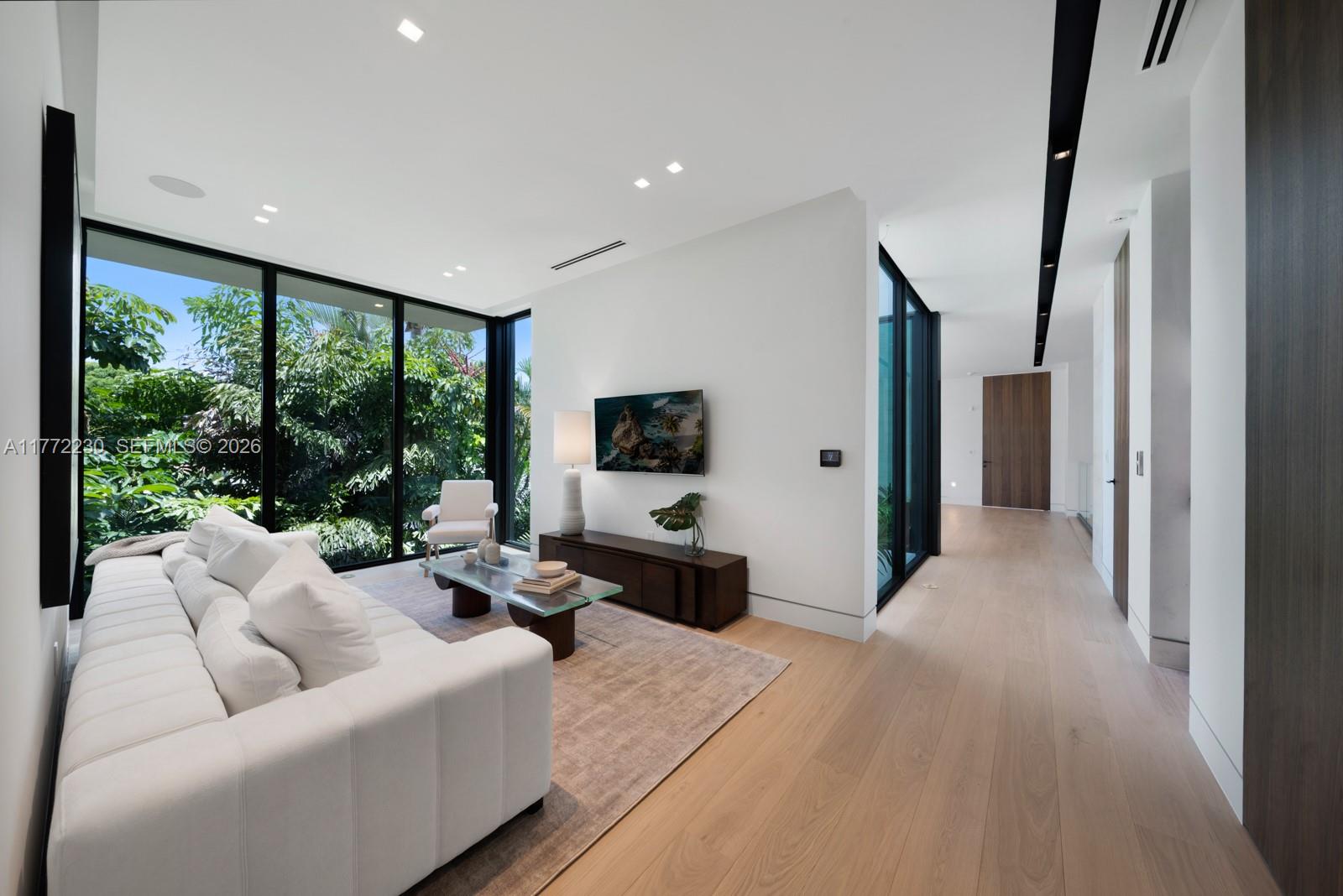 5515 Pine Tree Drive Miami Beach, FL 33140 - Photo 42 of 52