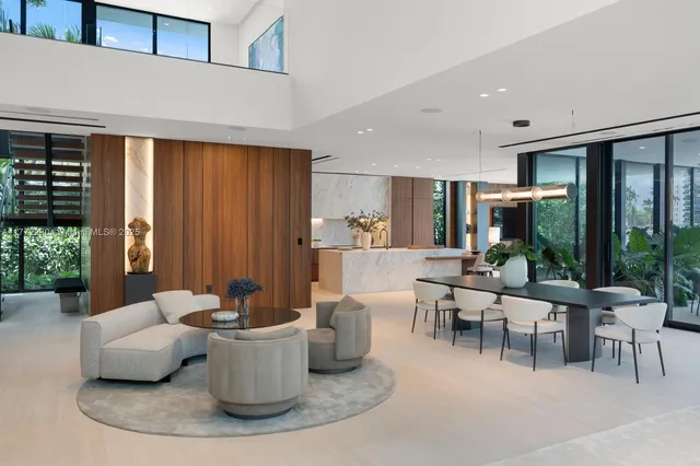 $25,900,000 | 5515 Pine Tree Drive, Miami Beach, FL 33140