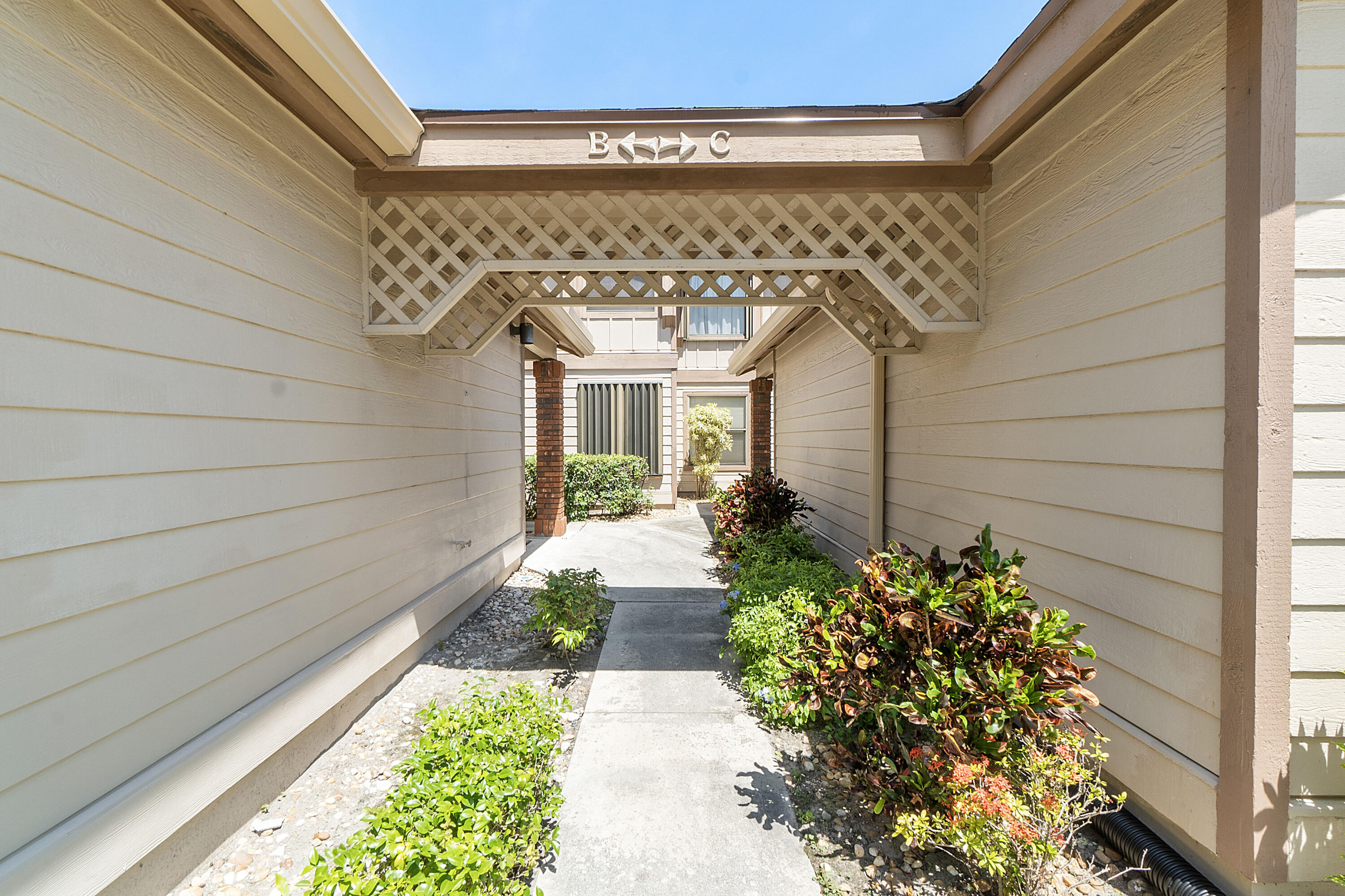 600 Crosswinds Drive, Unit B2 Greenacres, FL 33413 - Photo 26 of 64 600 Crosswinds Dr B2_026