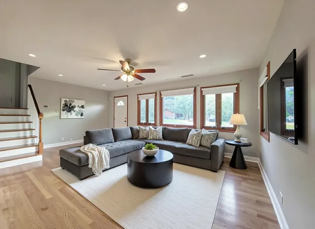 $231,000 | 18509 Stedhall Road, Homewood, IL 60430