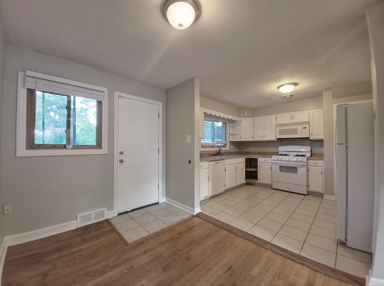 18509 Stedhall Road Homewood, IL 60430 - Photo 5 of 27