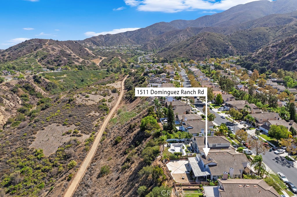 1511 Dominguez Ranch Road Corona, CA 92878 - Photo 9 of 40 Gallery Image 9
