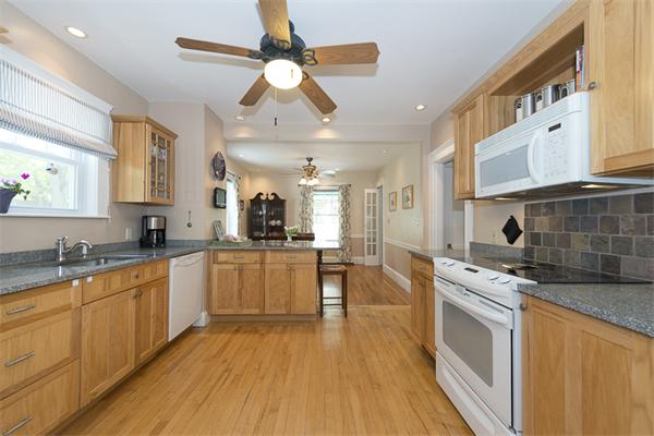 32 Newland Road Arlington, MA 02474 - Photo 10 of 25 Gallery Image 10
