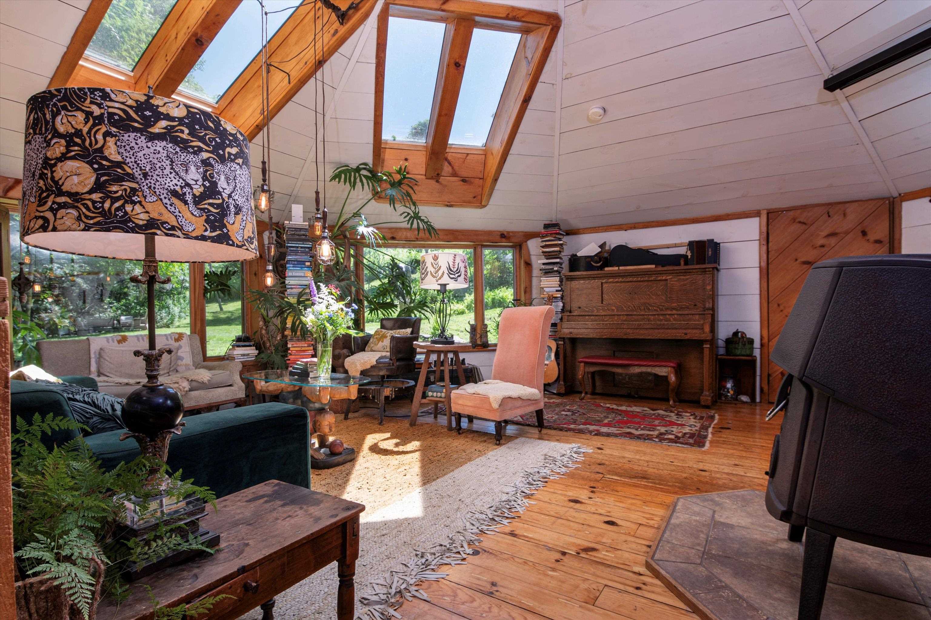 659 West Hill Road Putney, VT 05346 - Photo 8 of 40
