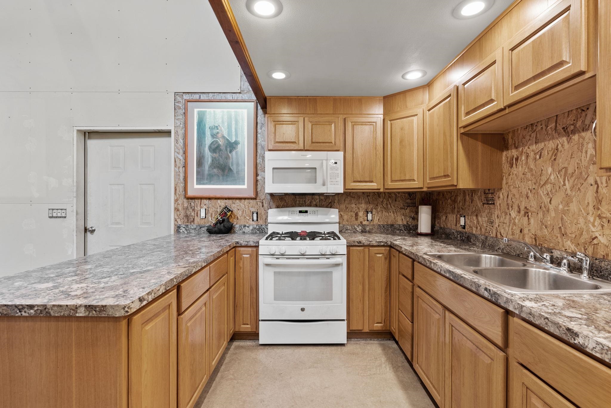 11041 Deer Valley Road Newport, WA 99156 - Photo 14 of 49 Gallery Image 14
