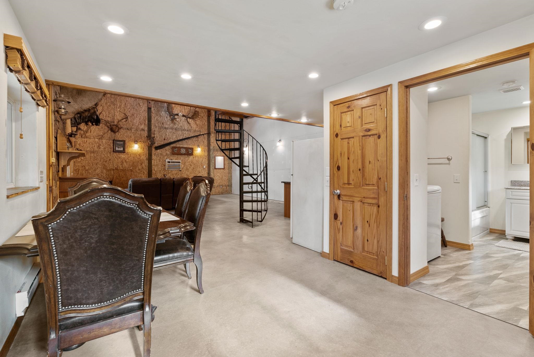 11041 Deer Valley Road Newport, WA 99156 - Photo 5 of 49 Gallery Image 5