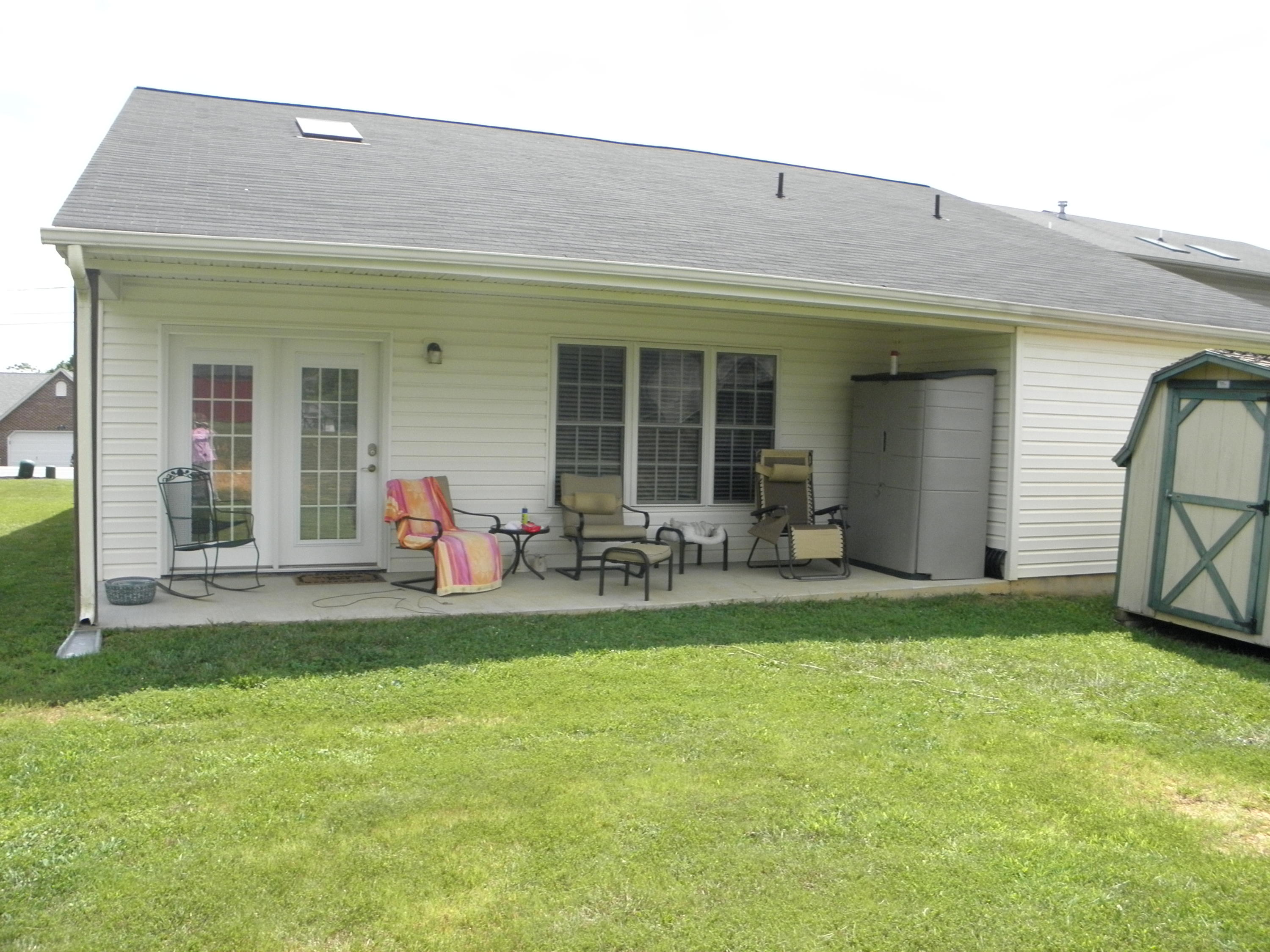 6830 Albert Road Roanoke, VA 24019 - Photo 23 of 27 Back porch