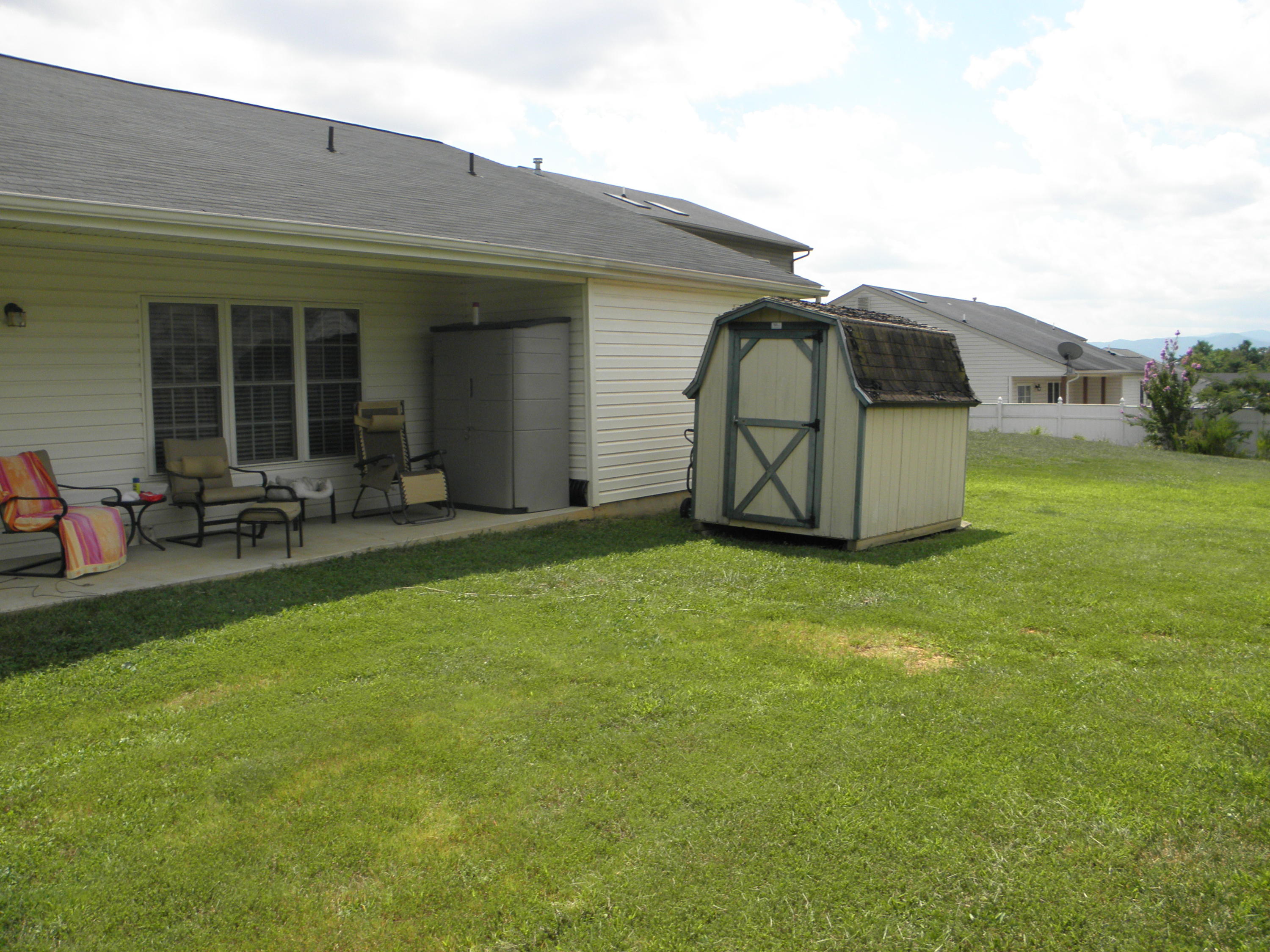 6830 Albert Road Roanoke, VA 24019 - Photo 24 of 27 Back porch
