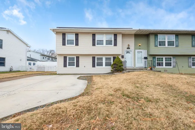 $375,000 | 724 Chapelgate Drive, Odenton, MD 21113