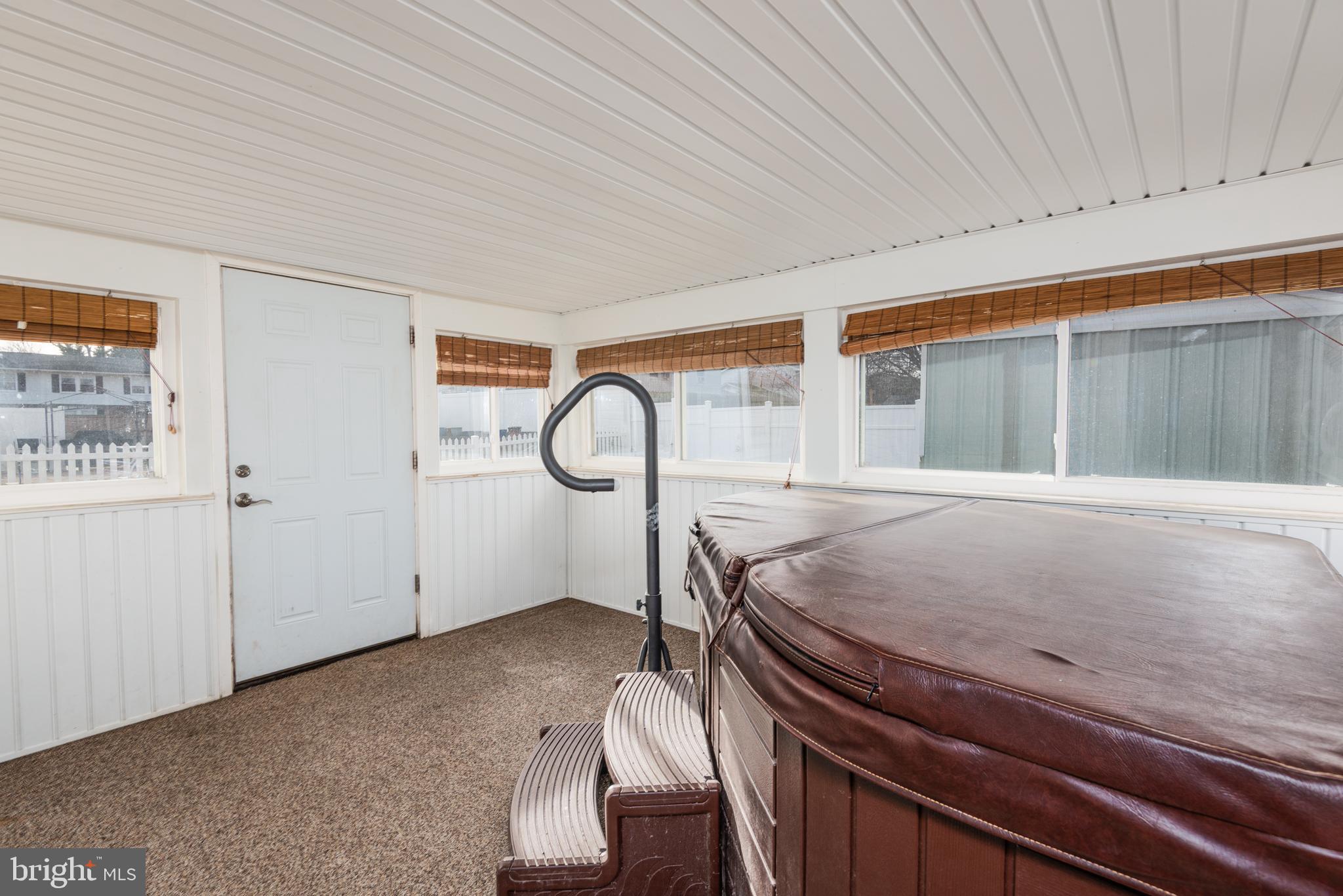 724 Chapelgate Drive Odenton, MD 21113 - Photo 22 of 26 a room with furniture and a window