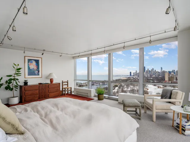 $6,500 | 330 West Diversey Parkway, Unit 2701, Chicago, IL 60657