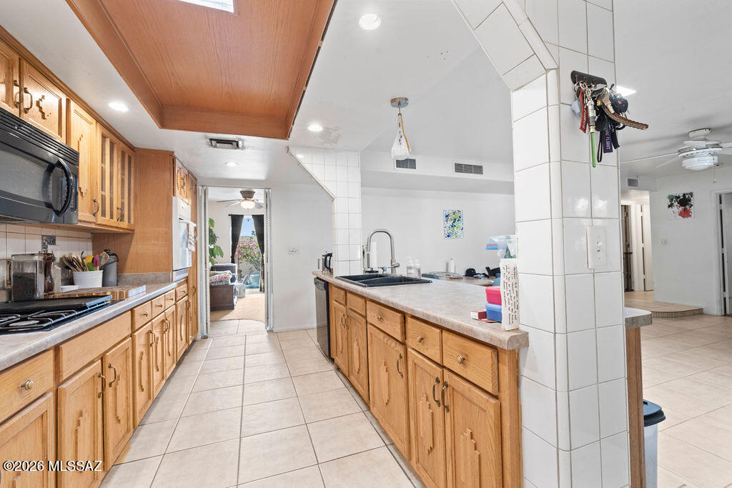 601 North Ruston Avenue Tucson, AZ 85711 - Photo 10 of 24 5Y9A2386
