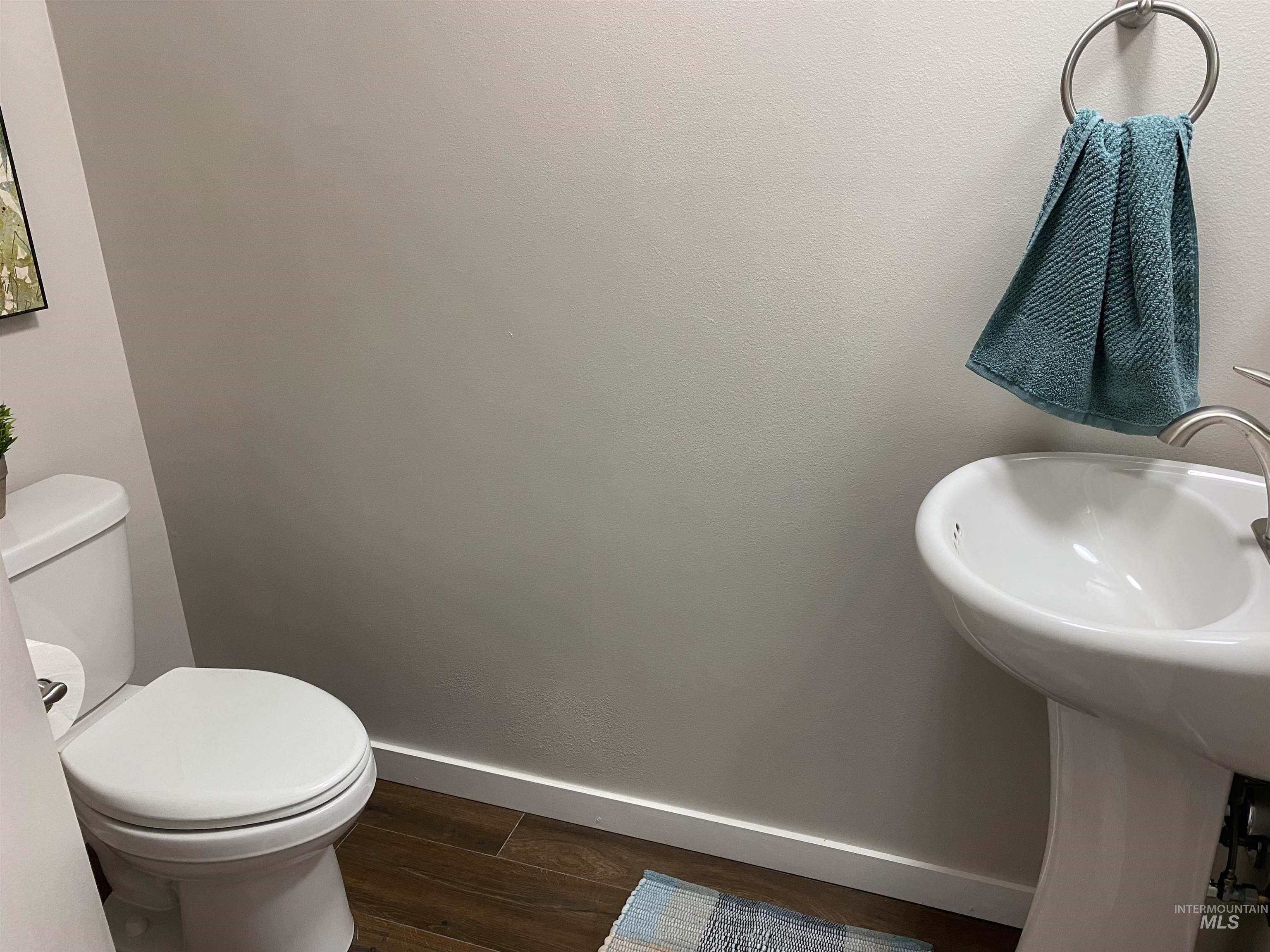 102 Highline Lane Potlatch, ID 83855 - Photo 14 of 44 2nd floor - 1/2 bath