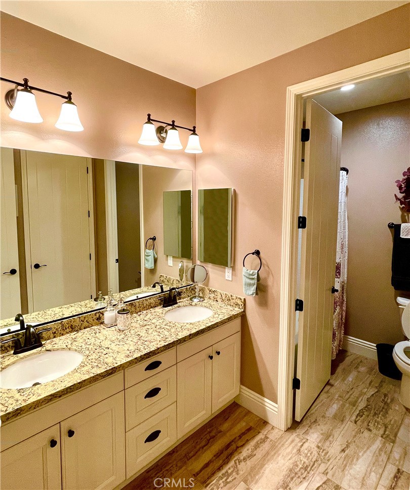 12468 Locke Circle Riverside, CA 92503 - Photo 28 of 53 Jack & Jill Double Sinks